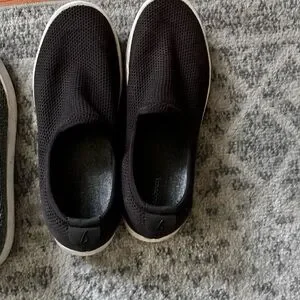 Brooks | Shoes | Brooks Black Sneakers Minimalist Design  display picture 3